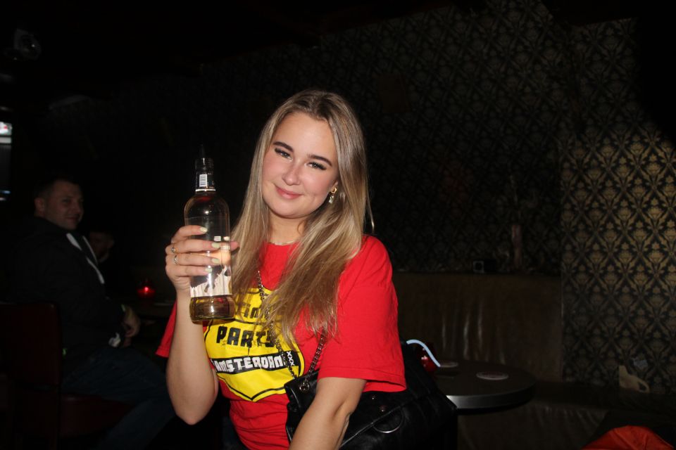 Amsterdam: Red-Light District Pub Crawl and Booze Boat Tour - The final club stop: free entrance and staying as long as you want