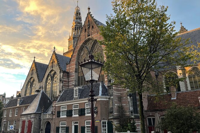 Amsterdam Red Light District: Serene and Other! - Stop 1: A Cheerful Stopover That Sets the Ground Rules