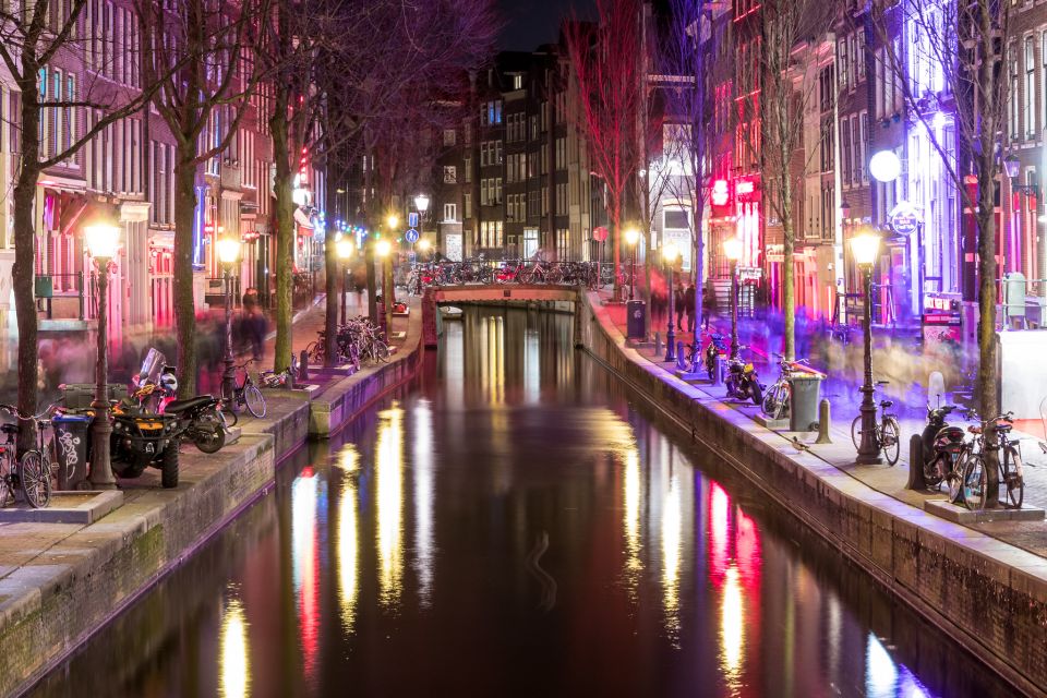 Amsterdam: Red Light District Walking Tour - Nieuwmarkt Square and Waag: From City Gate to Restaurant