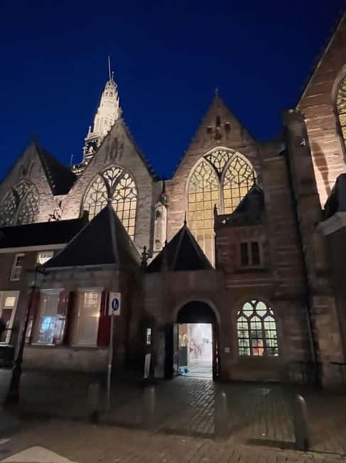 Amsterdam: Red light tour in German/English for groups of 4 people or more - Should You Book This Red Light District Tour?
