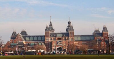 Amsterdam: Rijksmuseumtour incl. Ticket German or English - Before you go: pick the right language and set your expectations