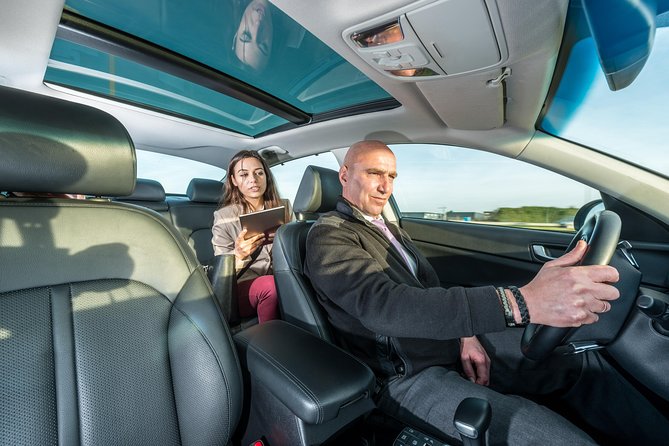 Amsterdam Schiphol Airport (AMS) Departure transfer from Amsterdam City - When It Can Go Wrong: Pickup-Time Changes and Communication