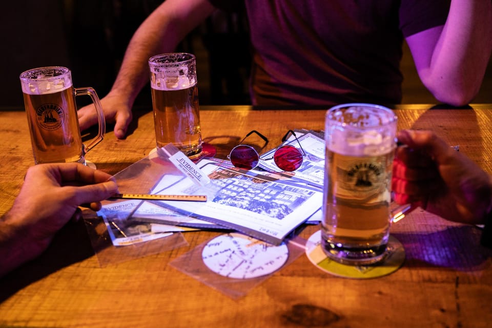 Amsterdam: Self-guided Red Light District Pub Crawl Mystery - Entering the Red Light District with a purpose