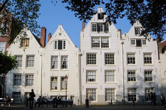 Amsterdam Sightseeing Tour + Hidden Gems + Tastings + PDF guide - Begijnhof Courtyard: A Cozy Yard with War-Era History
