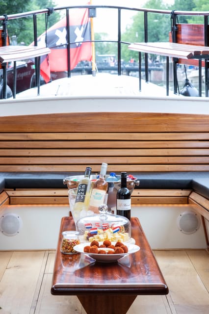 Amsterdam: Small-Group Canal Cruise incl. Drinks and Snacks - Herengracht and the return: finishing strong on the way back