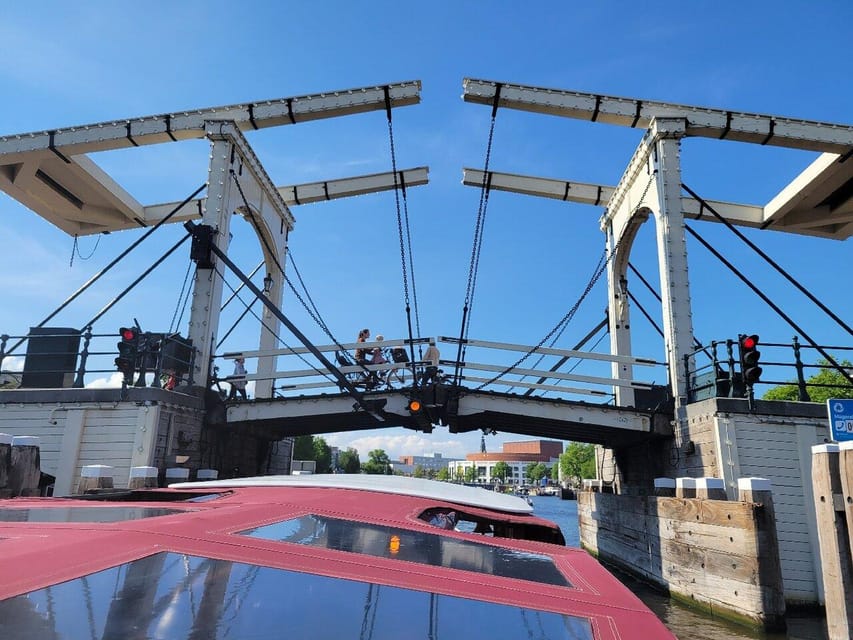Amsterdam: Small-Group Canal Cruise incl. Drinks and Snacks - Who should book this cruise (and who might not love it)