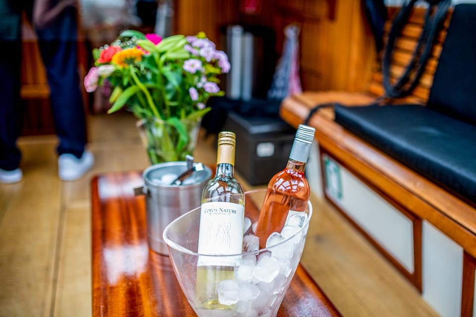 Amsterdam: Small-Group Canal Cruise incl. Drinks and Snacks - The meeting point at Keizersgracht 196 (and how not to miss the boat)