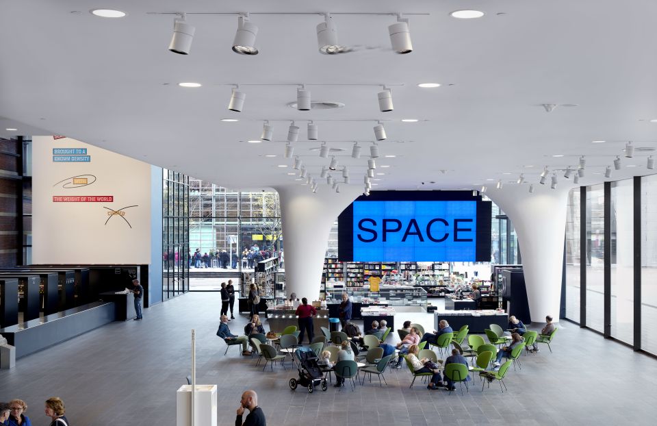 Amsterdam: Stedelijk Museum and 1-Hour Canal Cruise - Skip-the-line at Stedelijk Museum: your time-slot is the key