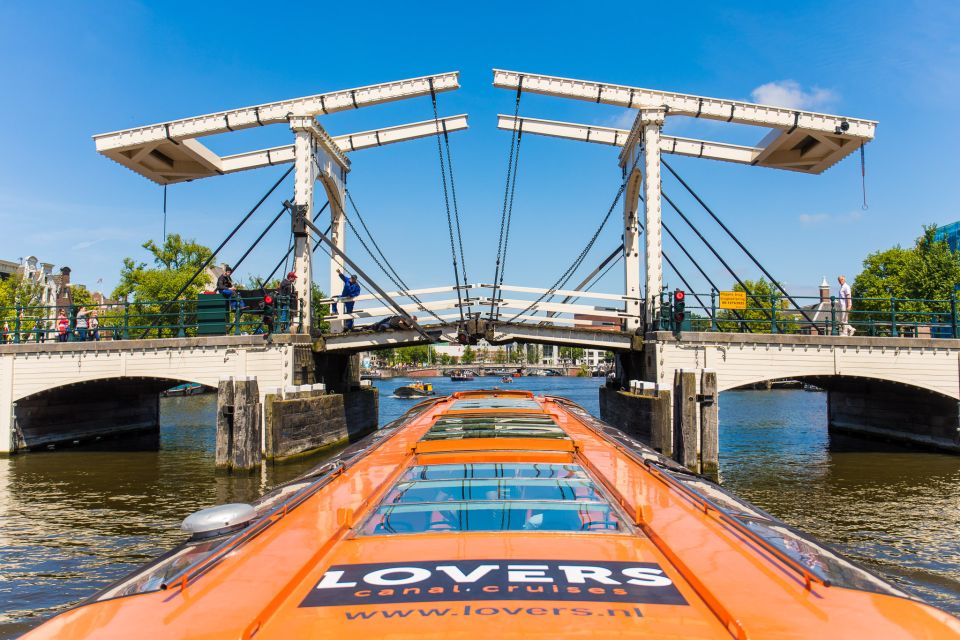 Amsterdam: Stedelijk Museum and 1-Hour Canal Cruise - Using the audio guides: how to enjoy modern art without overthinking it