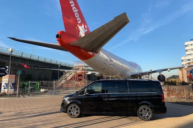 Amsterdam to Schiphol Airport Transfer Comfort & service. - Luggage help is not a small detail