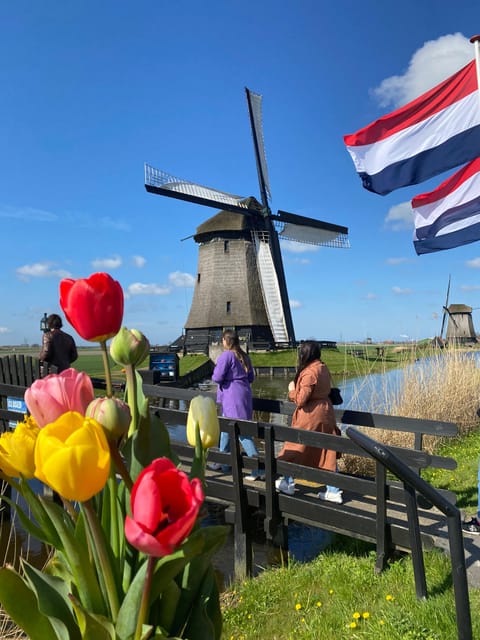 Amsterdam: Tulip Fields Day Tour with Lunch & Windmill - Meeting at Market 27 and taking the M52 metro line to Noord