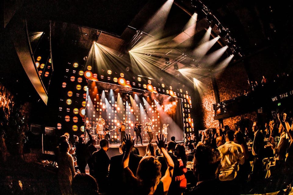 Amsterdam: VEGAS Dinner Show with 3-Course Sharing Menu - Key Points Worth Knowing Before You Go