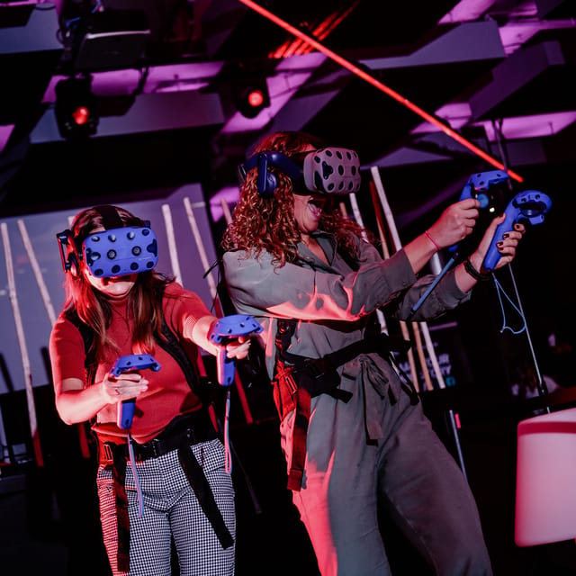 Amsterdam: VR Game Park Free-Roaming Experience - Playing With Friends: Team-Up Matters More Than You Think