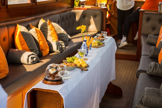 Amsterdam Walking Tour and Cruise with Drinks and Cheese Tasting - Price and value: what $71.97 buys you