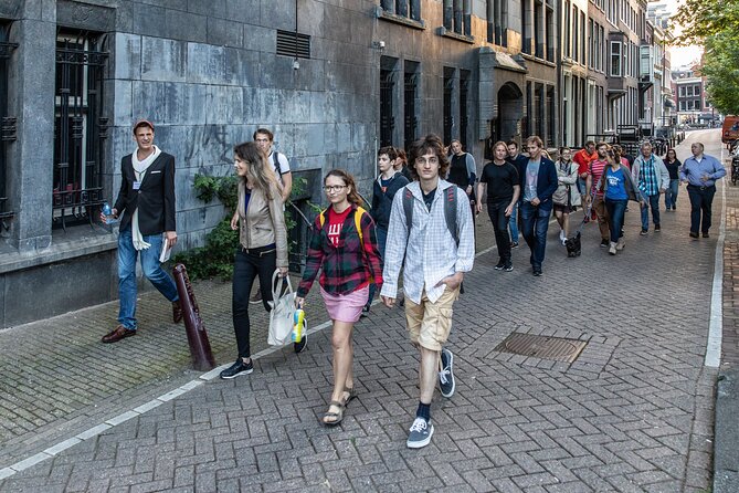 Amsterdam Walking Tour with a local comedian as guide - Small Group Size: Why It Changes the Tour Experience