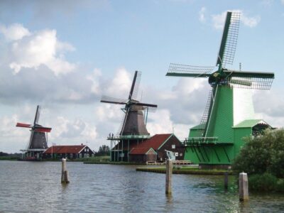 Amsterdam: Zaanse Schans Windmills Bike Tour with Guide - Zaanse Schans: the windmill village that looks like a painting