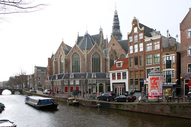 Amsterdam's Red Light District: A Self-Guided Audio Tour - VoiceMap app: GPS autoplay, offline audio, and how to use it smoothly
