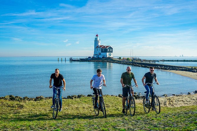Bike rental Volendam - Explore the Countryside of Amsterdam - Starting in Volendam’s old harbour, then rolling toward the dikes
