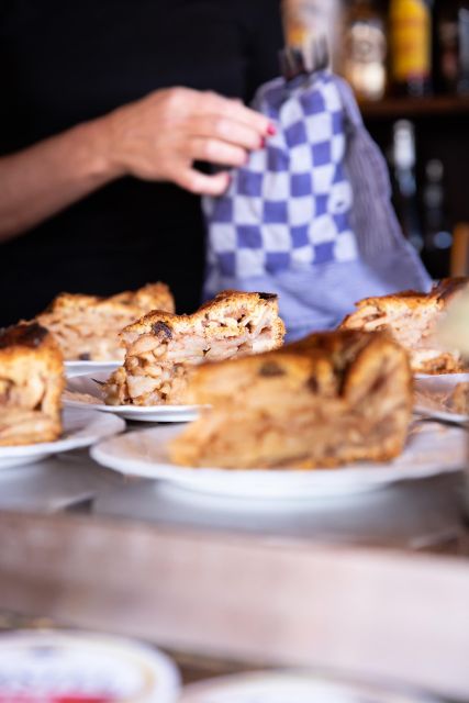 Boutique Dutch Food & History Tour with up to 8 guests only - Key things you’ll notice on the tour