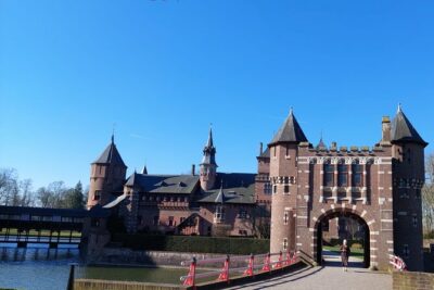 Castle De Haar Small-Group Tour from Amsterdam - Meeting at De Ruijterkade and riding in comfort