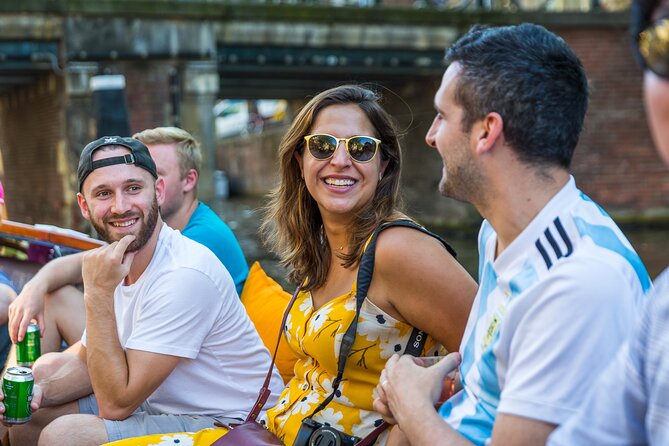 Classic Salonboat Tour in Amsterdam Including Cheese and Wine - Negen Straatjes: The Little Streets You’ll Recognize Instantly