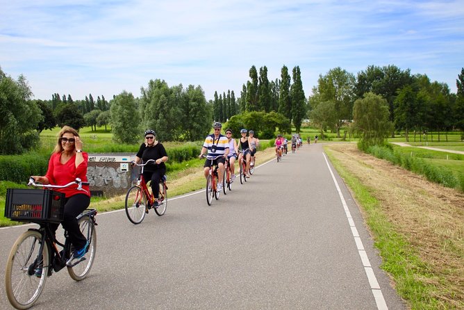 Countryside Fishermen Villages & Cheese E-bike Tour - Why this Waterland e-bike ride feels different from a city bike tour