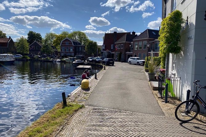 Countryside Fishermen Villages & Cheese E-bike Tour - Getting set up: Piet Heinkade meet-up, e-bikes, and a manageable pace