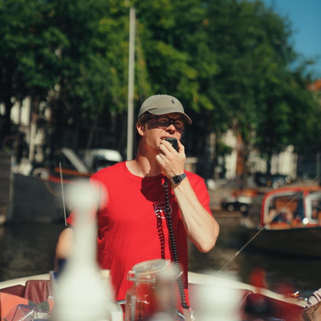 COZY AND FUN CANAL TOUR: A UNIQUE JOURNEY THROUGH AMSTERDAM - Eastern Docklands and NEMO: when the city looks toward the future