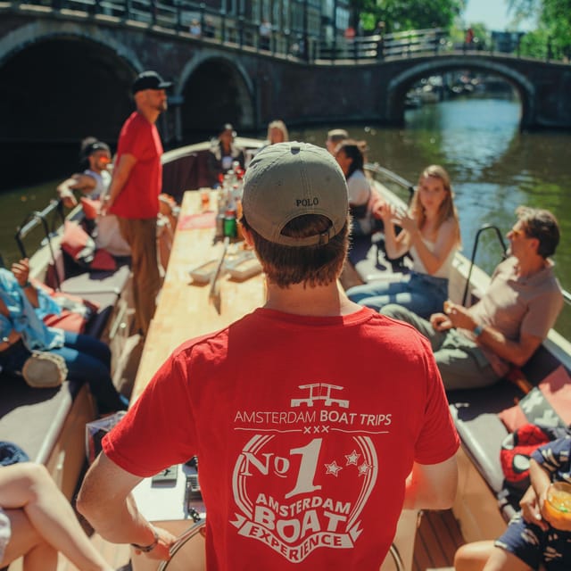 COZY AND FUN CANAL TOUR: A UNIQUE JOURNEY THROUGH AMSTERDAM - Het Scheepvaartmuseum: maritime vibes, canal-side perspectives