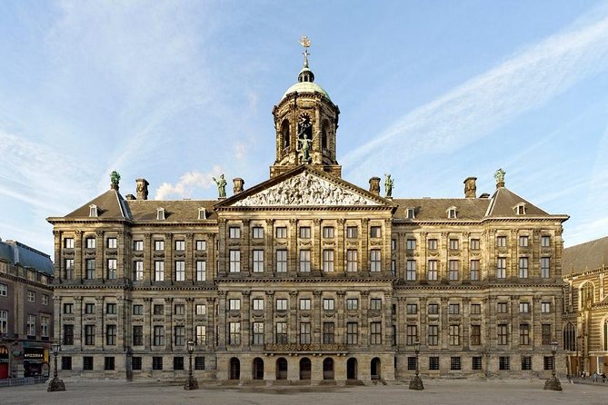 CULTURE Cultural city tour - Dam Square: the political center you see every day