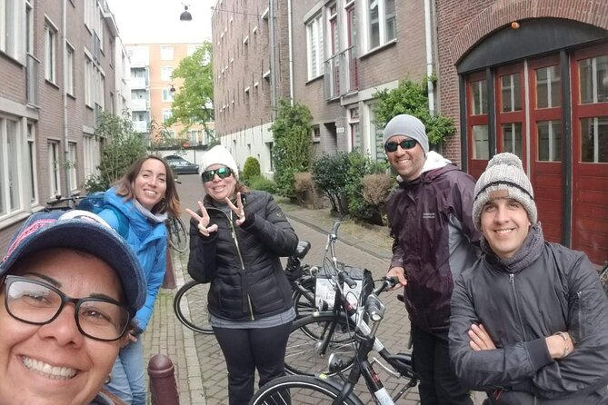 Daily group bike tour in Spanish. - Vondelpark refresh: a real pause that makes the ride feel lighter