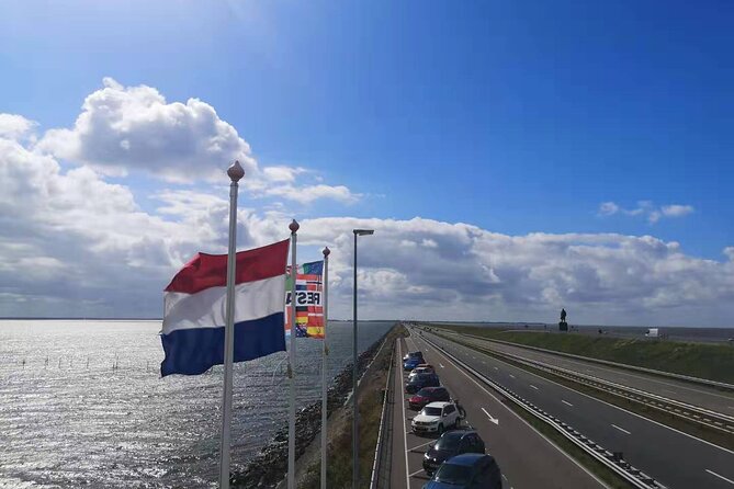 Day Tour Giethoorn, Afsluitdijk and Zaanse Schans with Boat Cruise - Zaanse Schans Stop 1: Cheese Factory, 26+ Flavors, and Diamond History