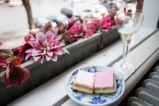 Discover Amsterdam's Culinary Scene: Morning Food Tour - The walk pace and small-group setup: why max 6 matters