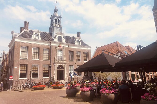 Dreamy Dutch Villages Tour: Giethoorn, Zaanse Schans & More - Kooijman Souvenirs & Clogs: wooden shoe craft up close