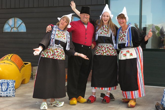 Dutch Experience in Volendam with Traditional Outfits - Key things to know before you go