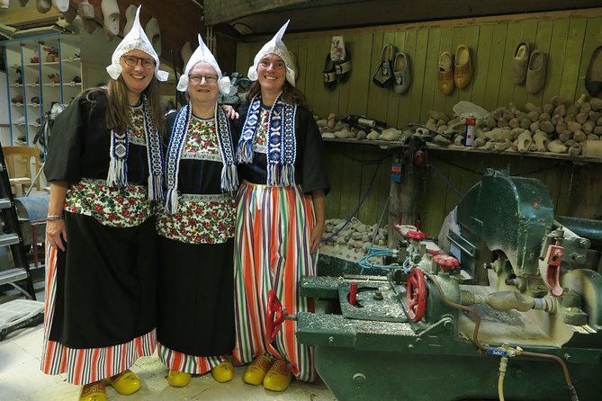 Dutch Experience in Volendam with Traditional Outfits - Time, privacy, and how to make this feel like your day