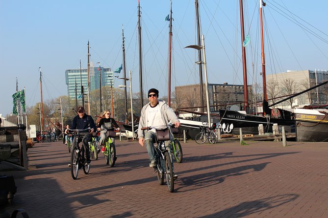 E-Bike Tour, Amsterdam's Highlights and Hidden Gems - Small-group riding: meeting spot, group limits, and guide control