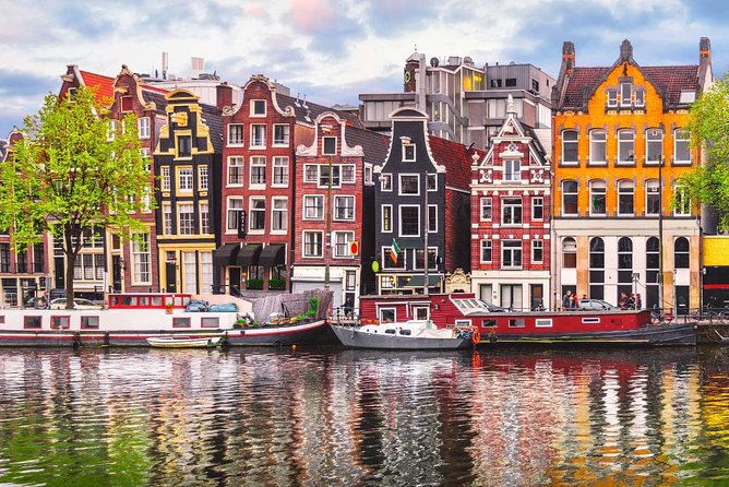 e-Scavenger hunt Amsterdam: Explore the city at your own pace - How the Qula e-Scavenger Hunt works on your phone