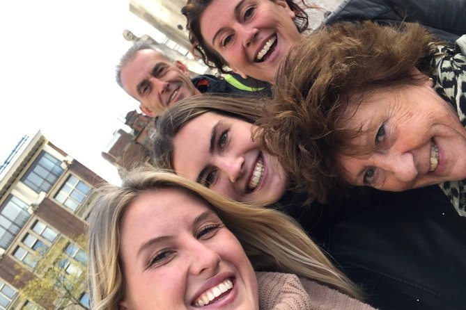 e-Scavenger hunt Haarlem: Explore the city at your own pace - Group dynamics: great for small teams, good for bigger friend groups