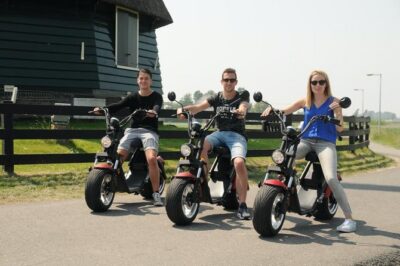 E-scooter rental Volendam - Countryside of Amsterdam - The Dutch Dikes and the Gouwzee: Countryside Views You Can Actually Reach