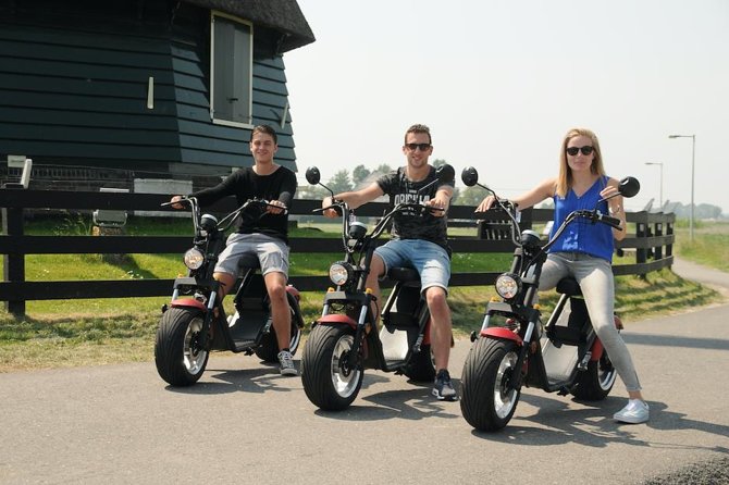 E-scooter rental Volendam - Countryside of Amsterdam - The Dutch Dikes and the Gouwzee: Countryside Views You Can Actually Reach