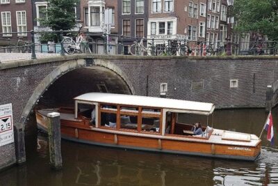 Exclusive Cruise! 90 min - 12 guests max - Book Leemstar! - What You’ll See: Canal Classics, Downtown Views, and Modern Architecture Too