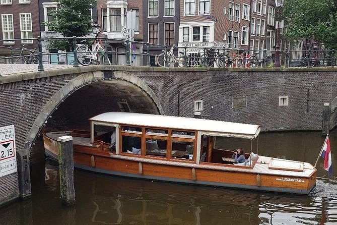 Exclusive Cruise! 90 min - 12 guests max - Book Leemstar! - What You’ll See: Canal Classics, Downtown Views, and Modern Architecture Too