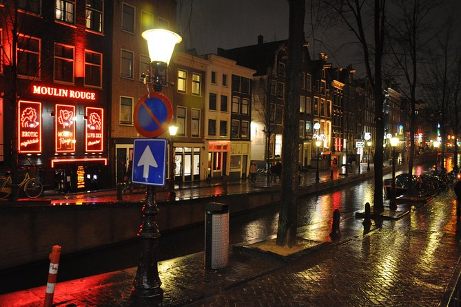 Exclusive small-group Amsterdam Red Light District tour - Amsterdam’s smallest house and the VOC story
