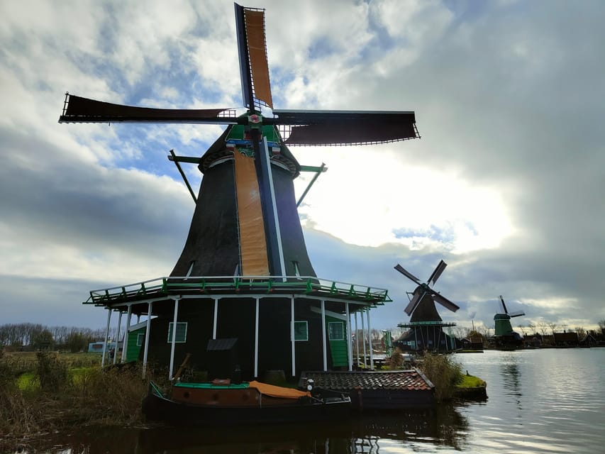 Excursion from Amsterdam to the windmills of Zaanse Schans - Time, value, and what you should expect from a 3-hour format
