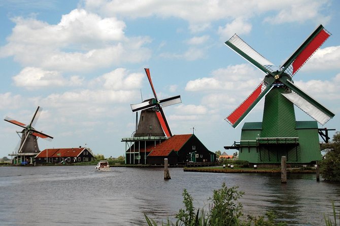 Excursion to the mills of Zaanse Schans - Key highlights worth planning around
