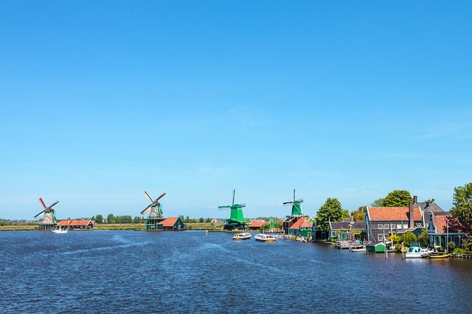 Excursion to the mills of Zaanse Schans - Price and value: $22.06 for a Spanish-guided half-day