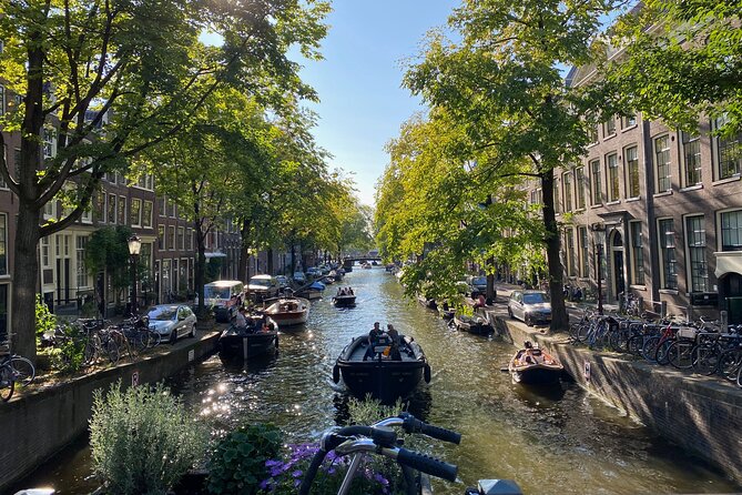 Explore hidden streets with friends - Nine Streets and the Jordaan: shopping without feeling swallowed by crowds