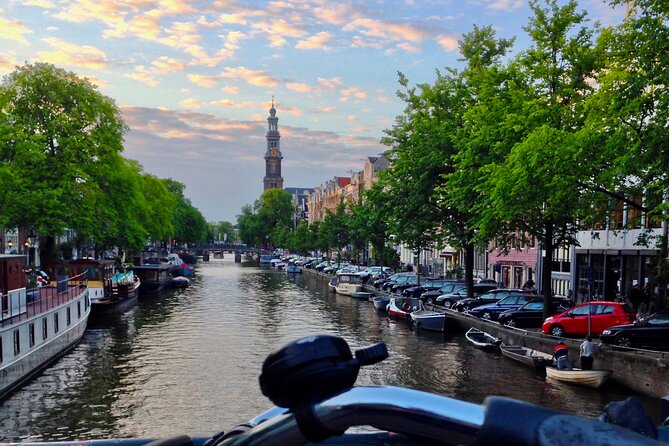 Explore hidden streets with friends - Who this walking tour fits best