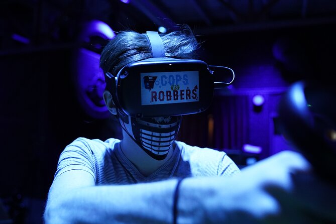 Free Roam VR in Amsterdam – Immerse Yourself in a Virtual World! - Multiplayer Missions: Challenges, Battles, and Puzzles
